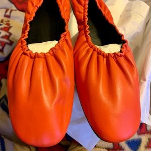 CELINE - Calfskin Ballerina Flats in Salmon/Coral